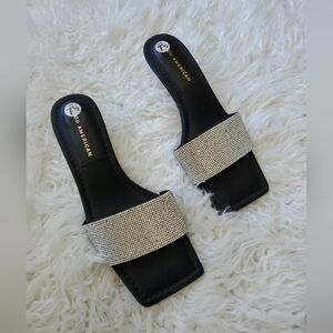 Good American Kickstand Slide Sandal In Black  Kitten Rhinestones Size 7.5